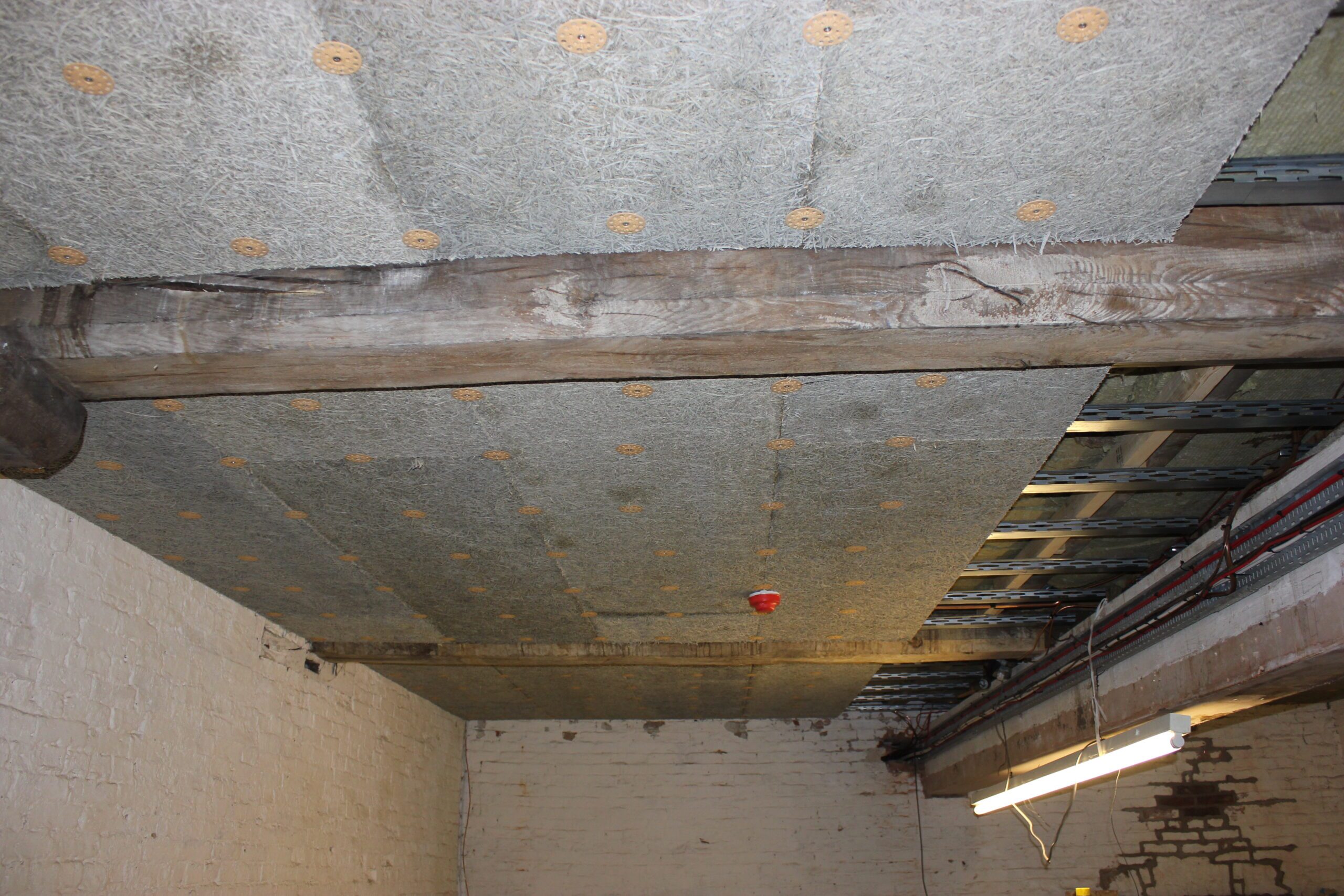 Lime Plaster To Walls & Ceilings